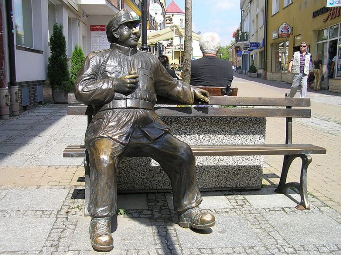 Паметник на Швейк в град Санок, Полша