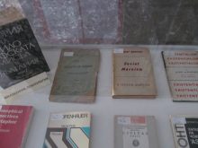 Uvaliev_biblioteka