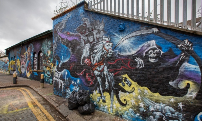 Terry-Pratchett-graffiti-2