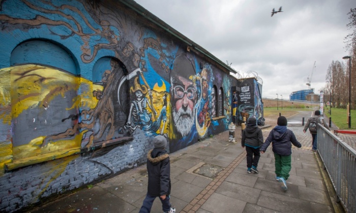 Terry-Pratchett-graffiti-4
